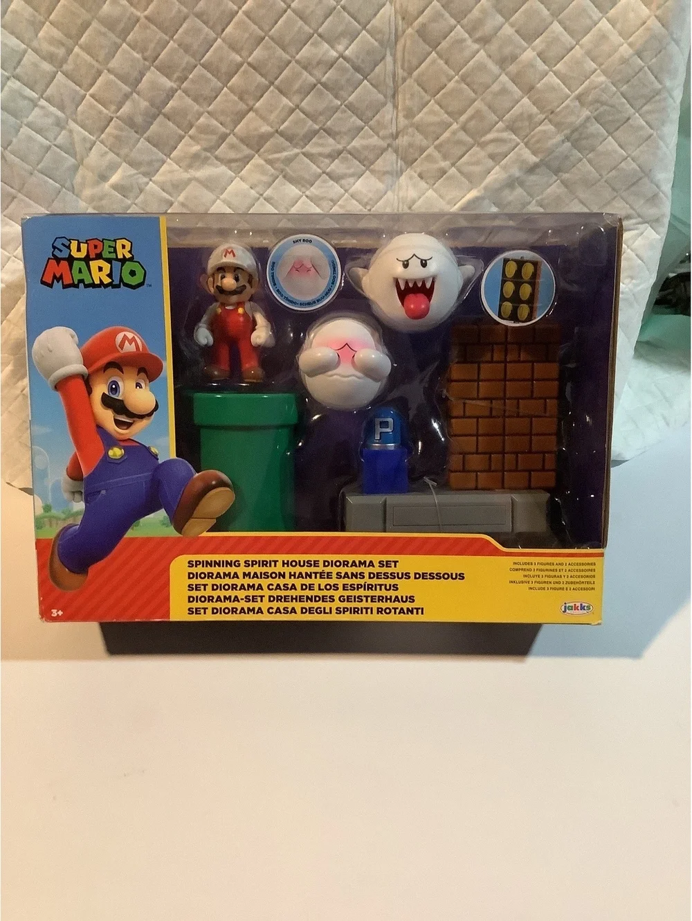 Super Mario Spinning Spirit House Diorama Set
